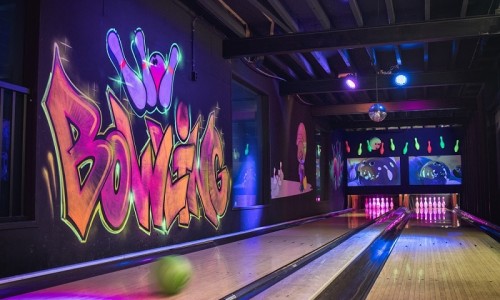 Bowlingbaan van Bleekemolens Race Planet in Amsterdam bij Jimmy's Speelparadijs.